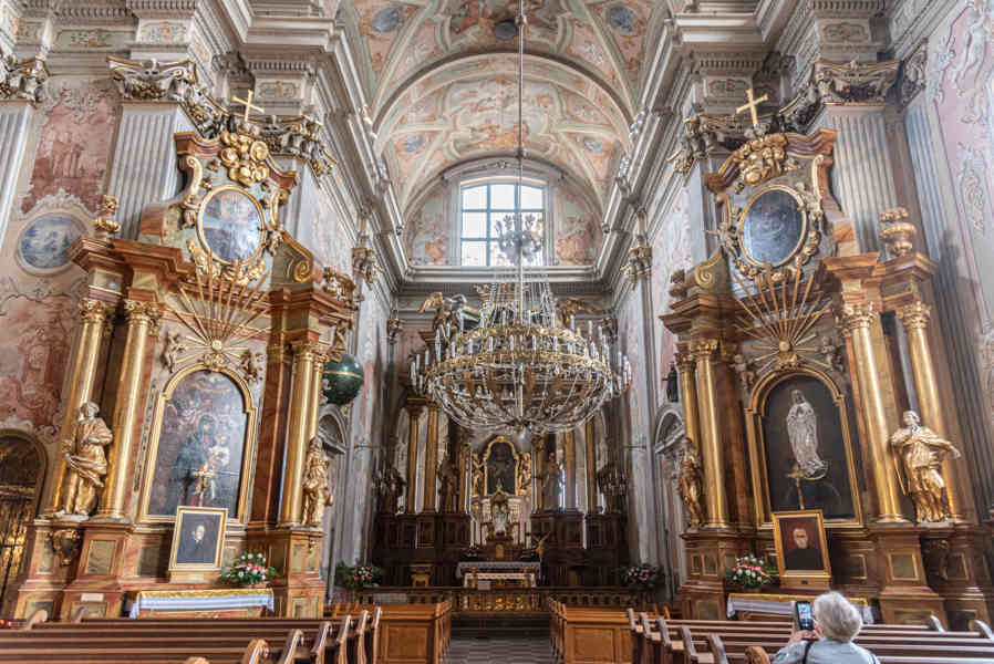 Polonia - Varsovia 106 - iglesia de Santa Ana.jpg